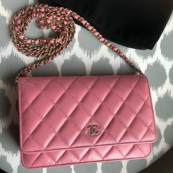 🤩💓💯 authentic Chanel WOC - Picture 3 of 12